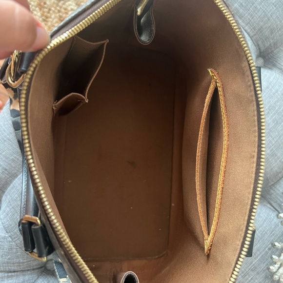 Authentic Louis Vuitton Alma - Picture 7 of 8